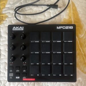 MPD218 Black MIDI Pad Controller
